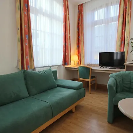 Hotel Restaurant Hambacher Winzer 3*