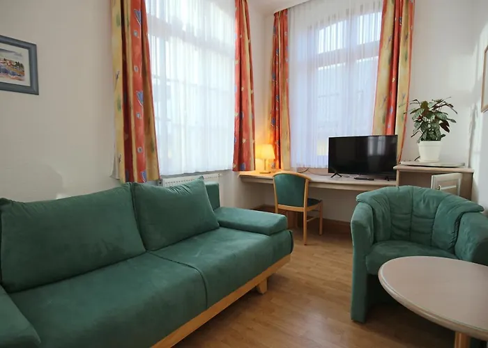 Hotel Restaurant Hambacher Winzer 3*