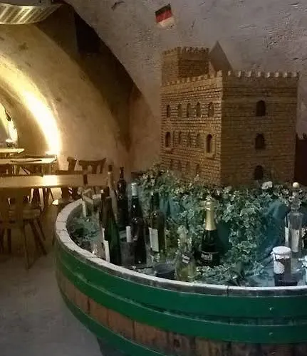 מלון Restaurant Hambacher Winzer