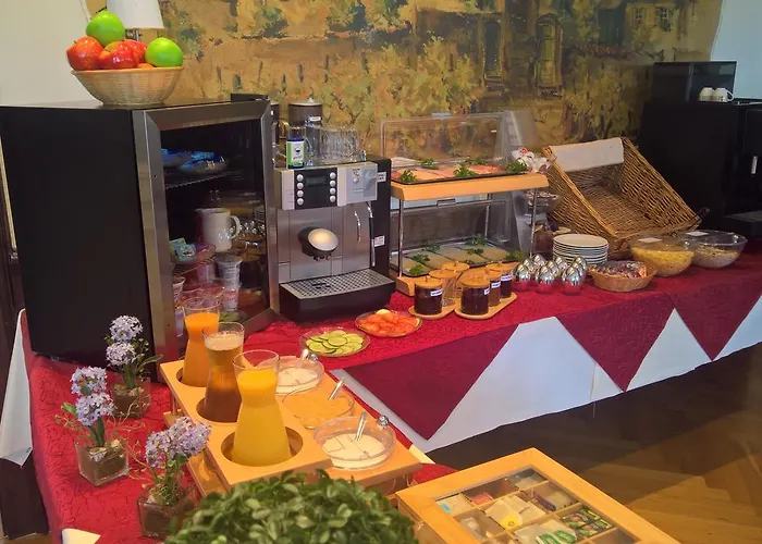 מלון Restaurant Hambacher Winzer 3*